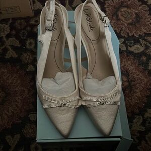 LifeStride Cream Comfort Pump Womens size 11 M